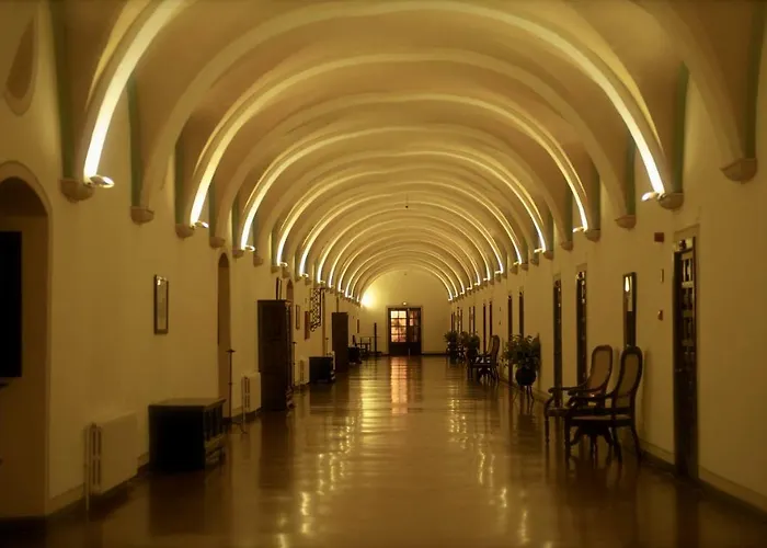 Отель Monasterio De Piedra